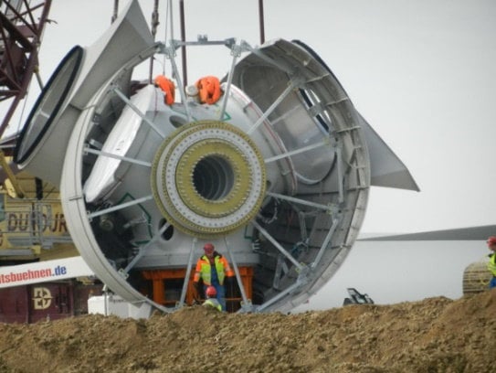 Rotornabe einer Windenergieanlage vor der Montage auf der Baustelle Bettenfeld